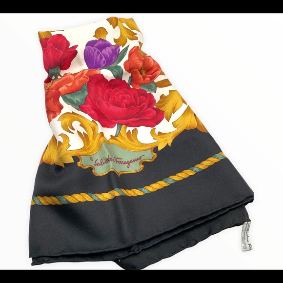 $2️⃣5️⃣0️⃣SALVATORE FERRAGAMO Silk Scarf - Picture 3 of 6